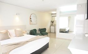 Bay Motel
